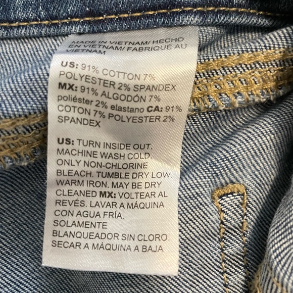 Chico’s Lightly Distressed Pull-On Jeggings, Size 2R, Faded Blue Denim. - Picture 11 of 12